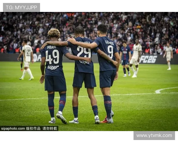 法甲半场：巴尔科拉精彩兜射破门 KK7伤退 巴黎暂时1-0领先朗斯